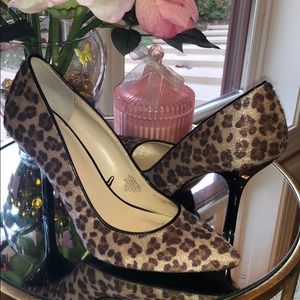 SALE 🍾 Nine West brown animal print pumps